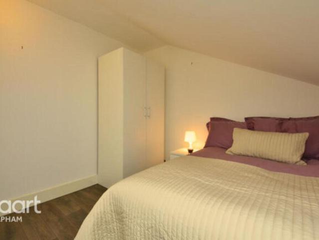 Maisonette for rent in Battersea, Greater London