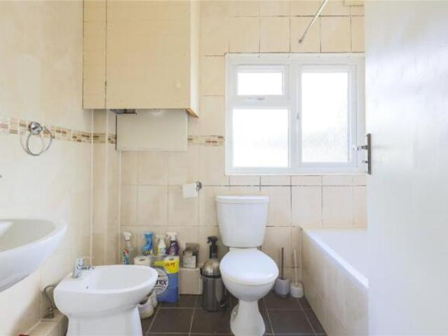 Maisonette for rent in Tooting Graveney, Greater London