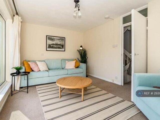 Maisonette for rent in Cat Hill