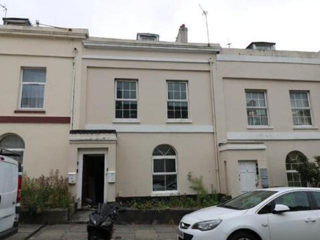 House for rent in Follaton, Strode