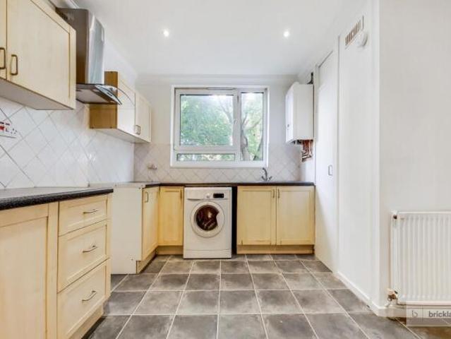 Maisonette for rent in Cat Hill