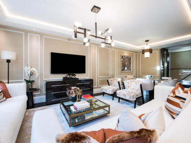 Maisonette for rent in Cat Hill, England