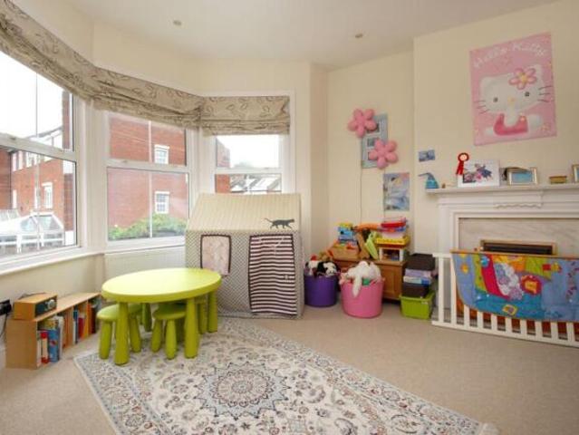 Maisonette for rent in Cat Hill