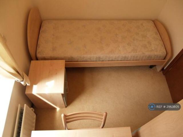 Maisonette for rent in Cat Hill