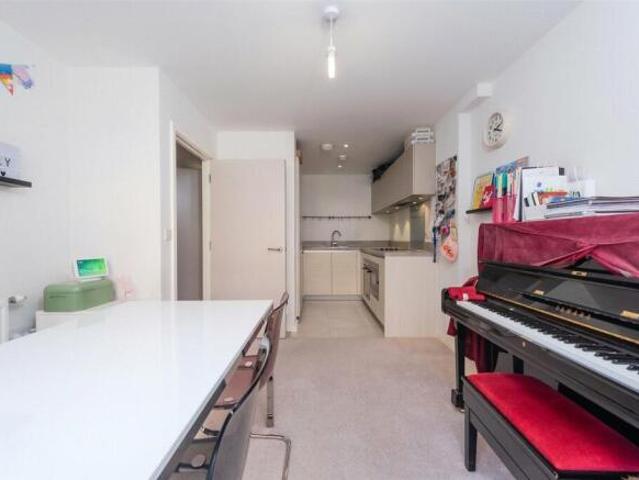 Maisonette for rent in London Borough of Newham, Greater London