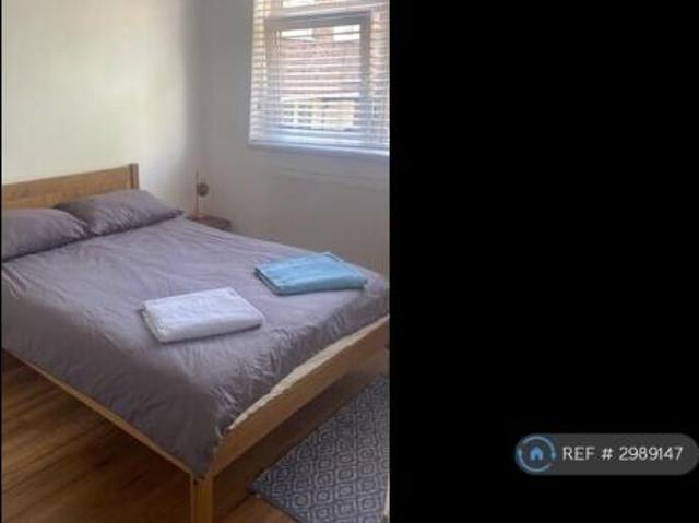 Maisonette for rent in Cat Hill