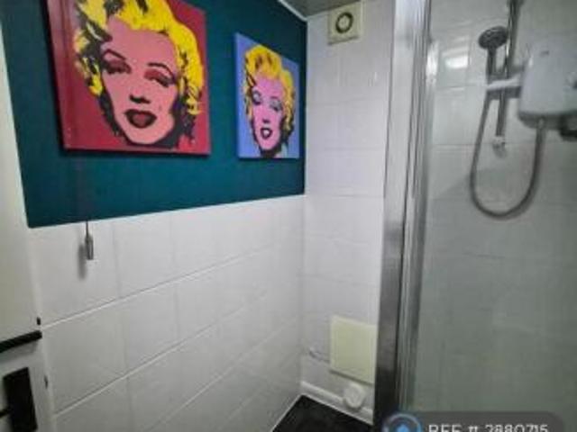 Maisonette for rent in Cat Hill