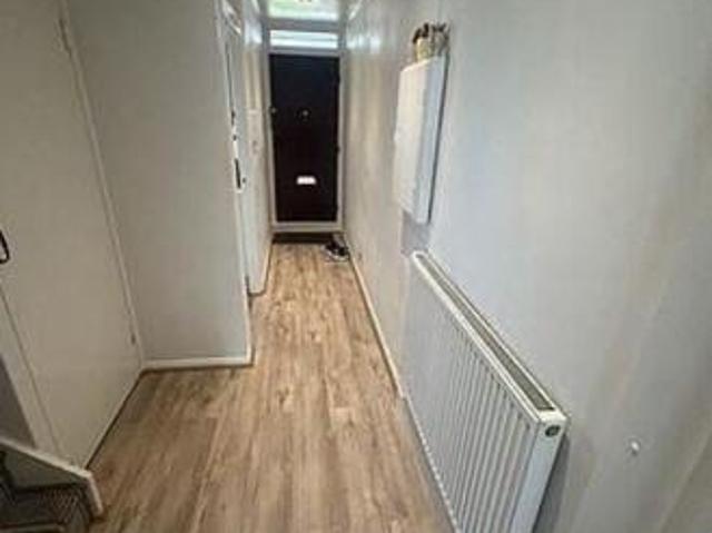 Maisonette for rent in Cat Hill