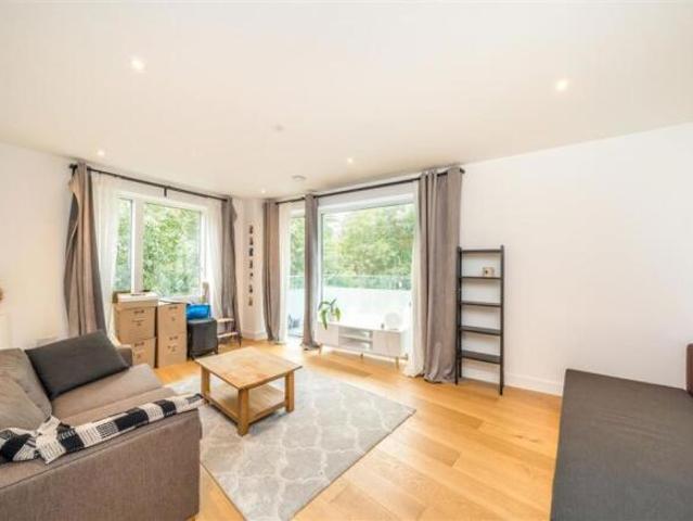 Maisonette for rent in Royal Borough of Greenwich, Greater London