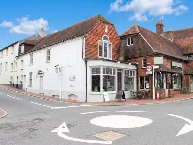 House for rent in Perryfields, West Sussex