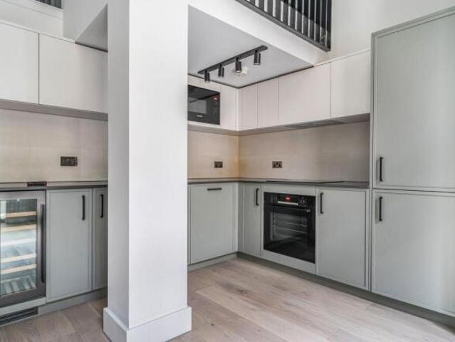 Maisonette for rent in Woolwich, Greater London
