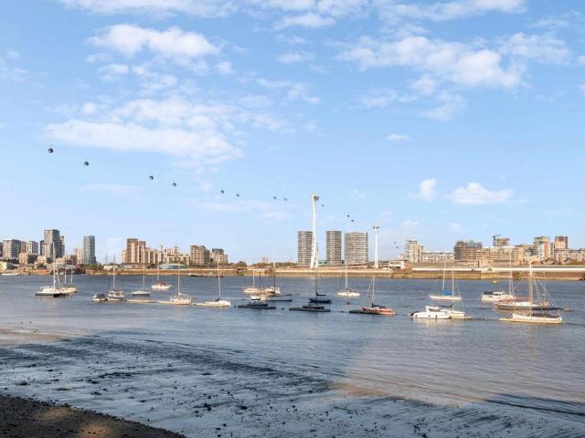 Flat for sale in East Greenwich, Greater London