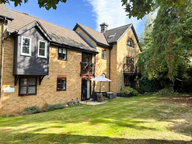 Flat for sale in Lawrence Moorings, Epping Forest