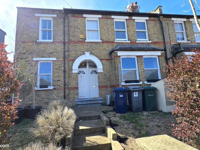 Flat for sale in East Barnet, Greater London