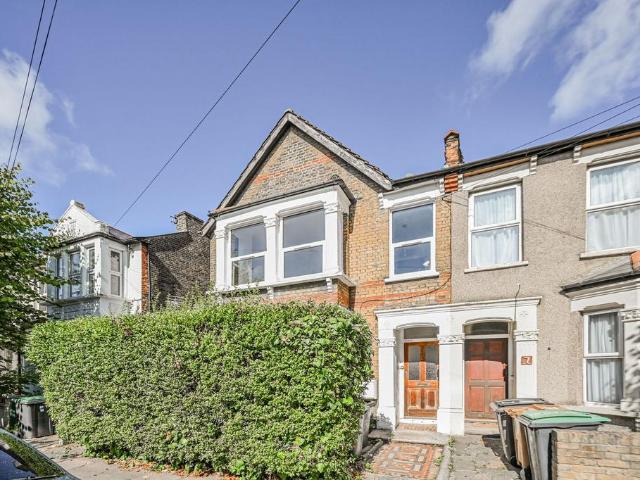 Flat for sale in Greater London