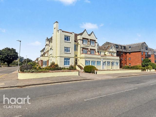 Flat for sale in Holland-on-Sea, Dale Hill