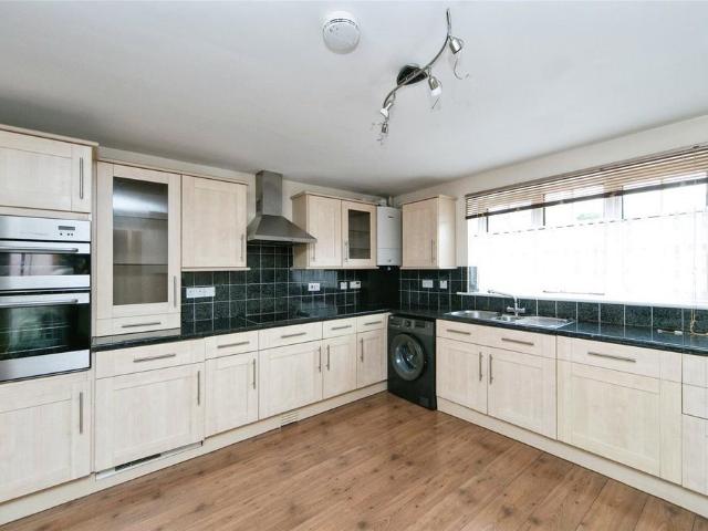 Flat for sale in Cilfodan, Bethesda