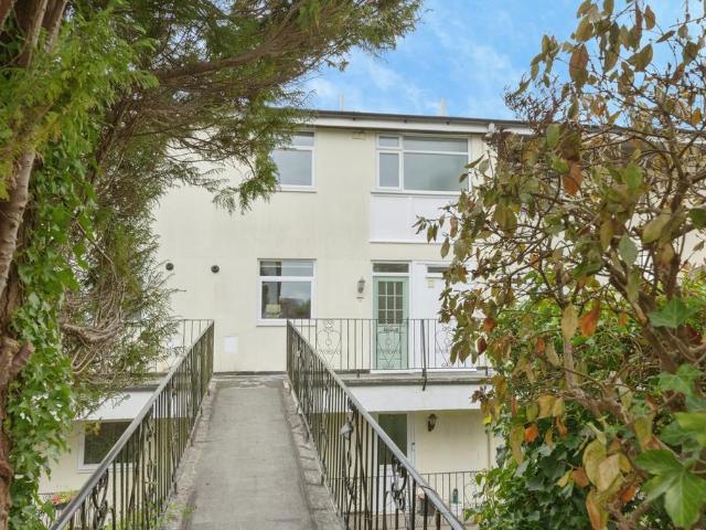 Flat for sale in St James, Sandown Park