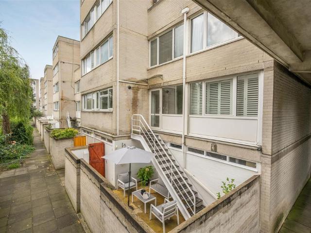 Flat for sale in Windsor, Clewer New Town