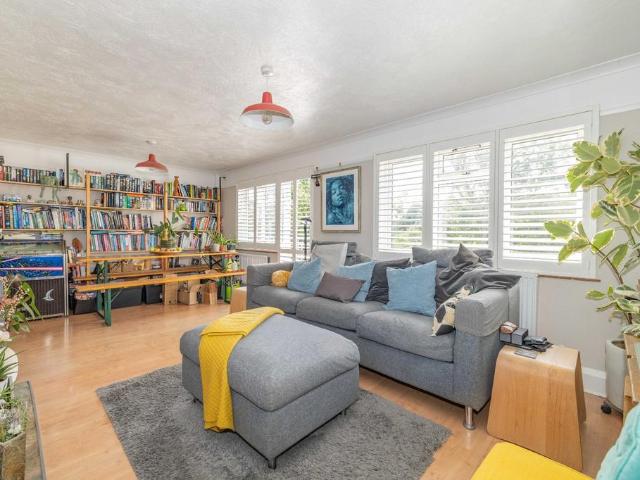 Flat for sale in St. Mildred's, The Bridge