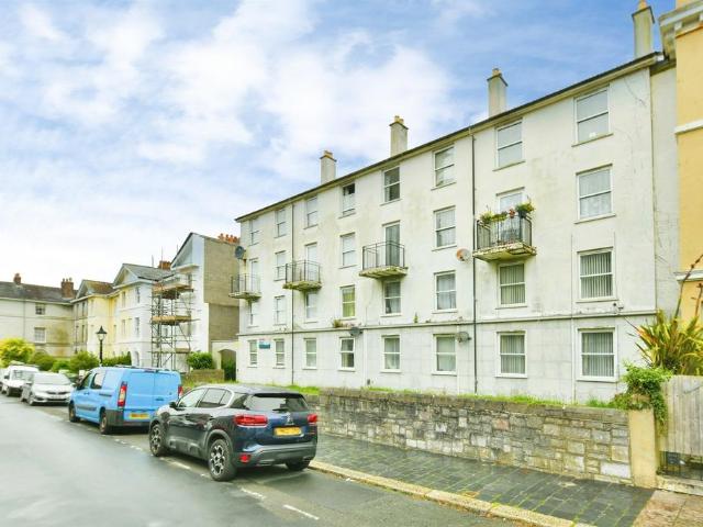 Flat for sale in Stonehouse, Mount Wise