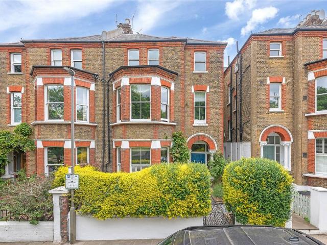 Flat for sale in Wandsworth, Greater London