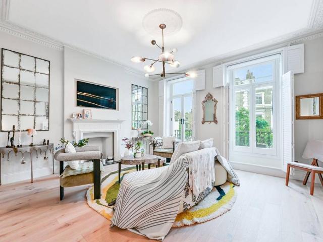 Flat for sale in Earl's Court, Isle Of Man