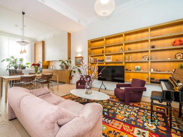 Flat for sale in Pimlico, Greater London