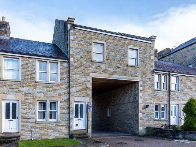 Flat for sale in West Yorkshire