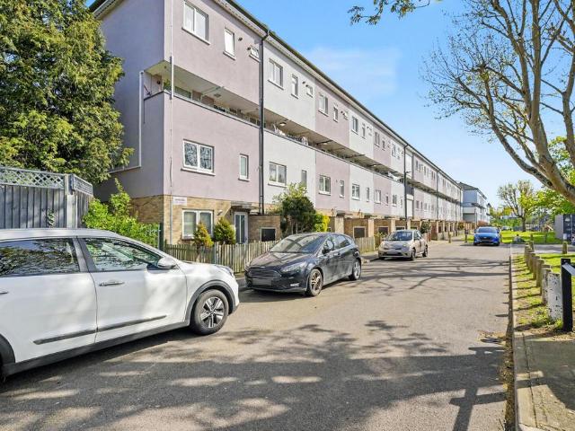 Flat for sale in Greater London