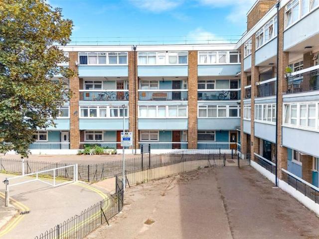 Flat for sale in Bethnal Green, Greater London