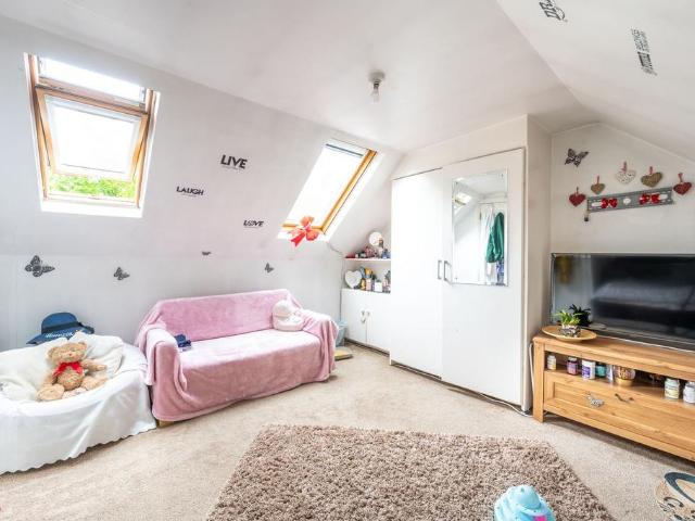 Flat for sale in Greater London