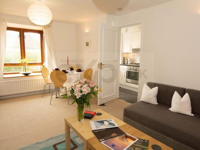 Flat for sale in Finchley, Greater London