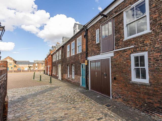 Flat for sale in South Lynn, Brookville