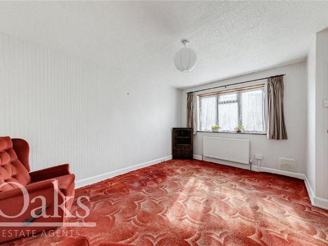 Flat for sale in Lonesome, Greater London