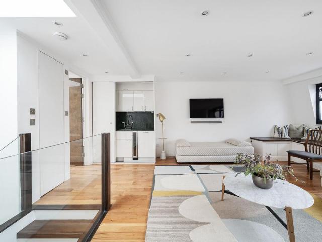 Flat for sale in South Hackney, Greater London