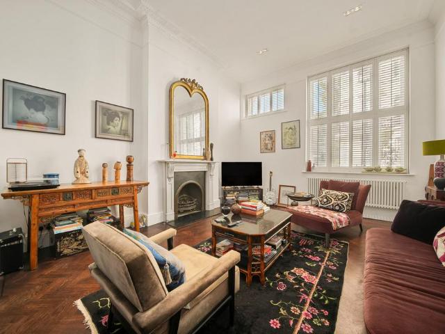 Flat for sale in City of Westminster, Greater London