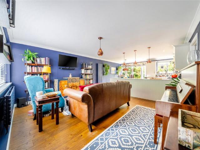 Flat for sale in Bickley, Greater London