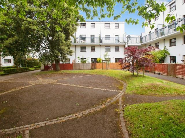 Flat for sale in Mount Wise