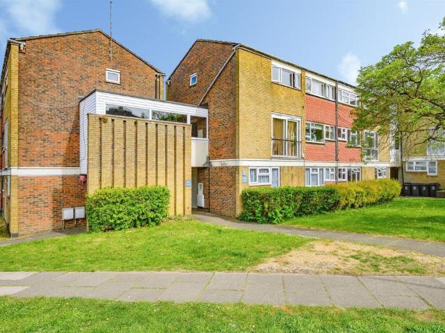 Flat for sale in Pouchen End, Hertfordshire