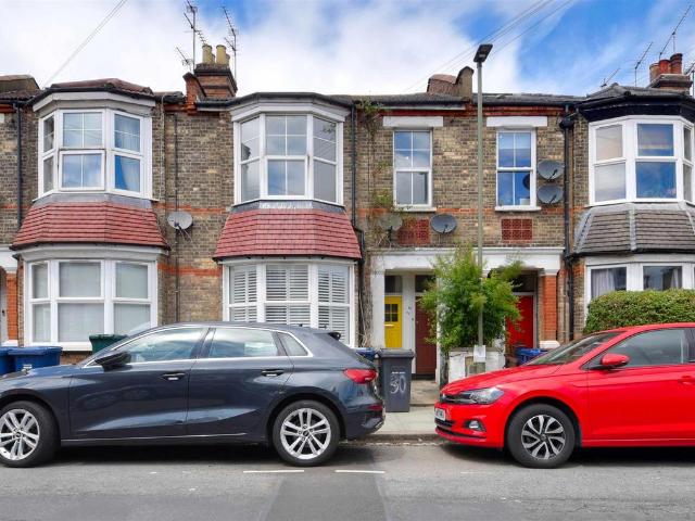 Flat for sale in Finchley, Greater London