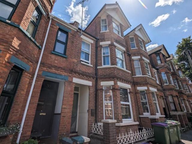 Flat for sale in Folkestone