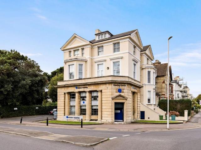 Flat for sale in Folkestone