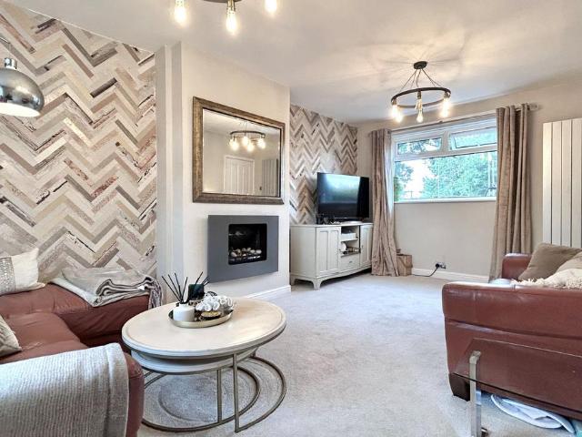 Flat for sale in Heald Green, Greater Manchester