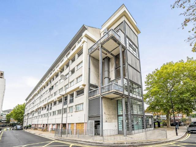 Flat for sale in Lisson Green Estate, Greater London