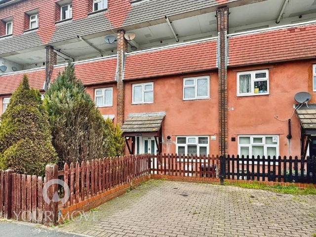 Flat for sale in Worcester Park Estate, Monks Orchard