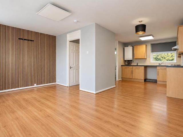 Flat for sale in Borehamwood, Hertsmere