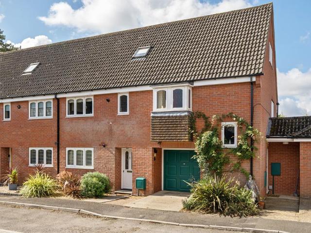 Flat for sale in Salisbury, Wiltshire