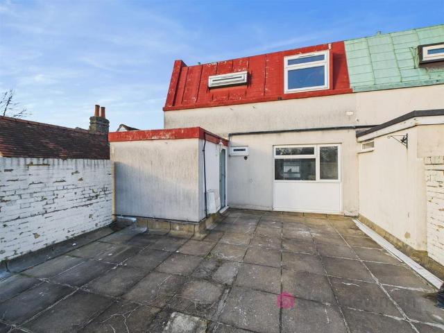 Flat for sale in Old Harlow, Harlow