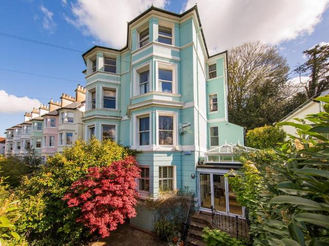 Flat for sale in Broadwater Down, Sandown Park